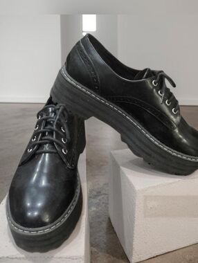 H&M Divided Black Platform Oxford Shoes